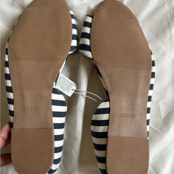 Old Navy Striped Flats: Size 10 - Picture 4 of 6